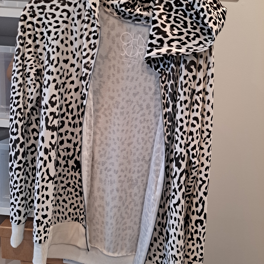 Chaser black and white xheetah print hooded cardigan size M